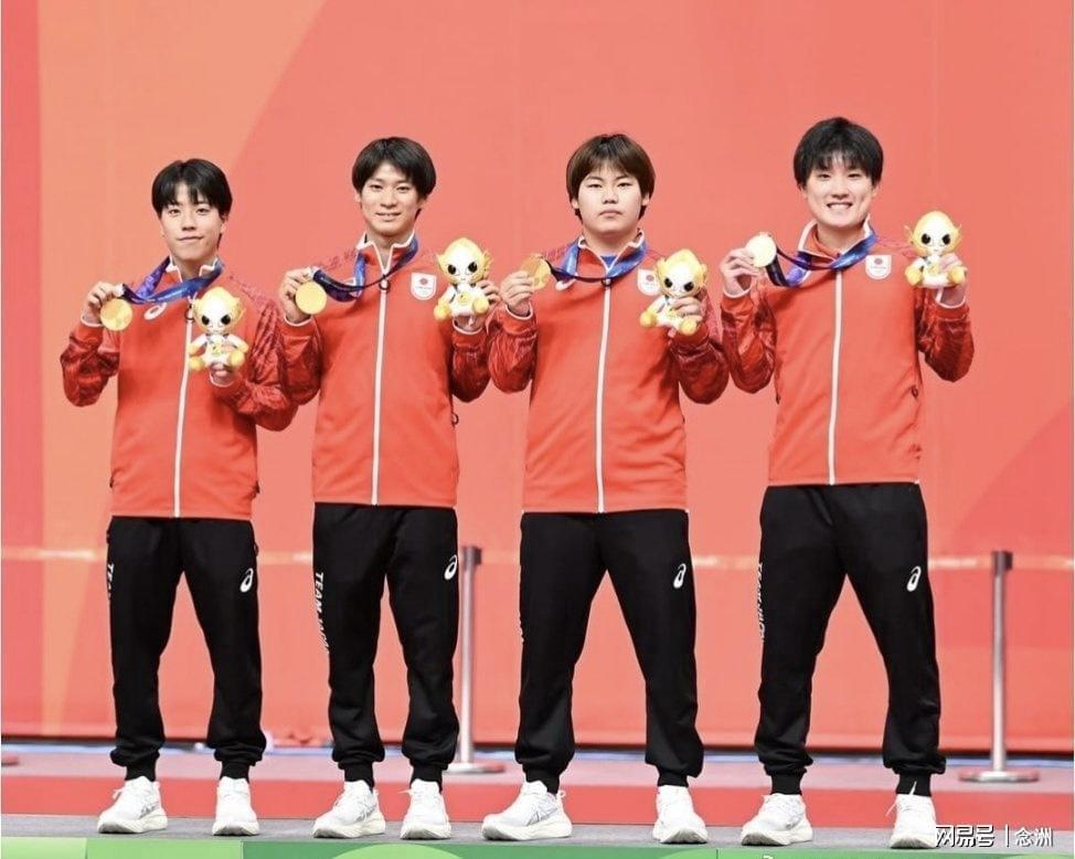 专业所以1xBET成功打造国际最大的在线企业娱乐中心服务